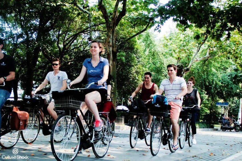 Half-Day Bike Tour of Shanghai Old Town with Food Tasting 2