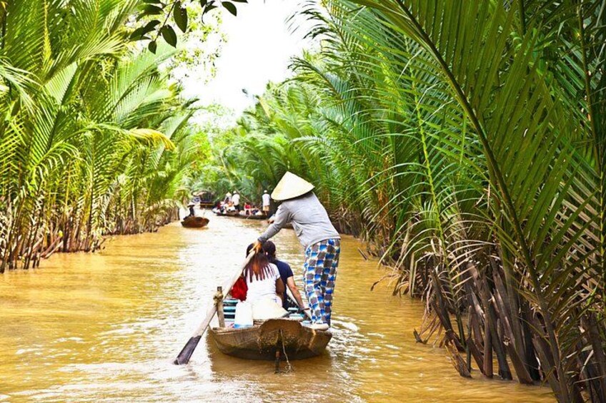 Sampan ride in Mekong delta 2