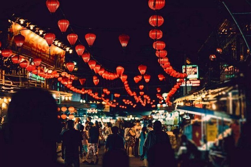 Da Nang By Night: Seafood dinner, night market and cruise trip 1