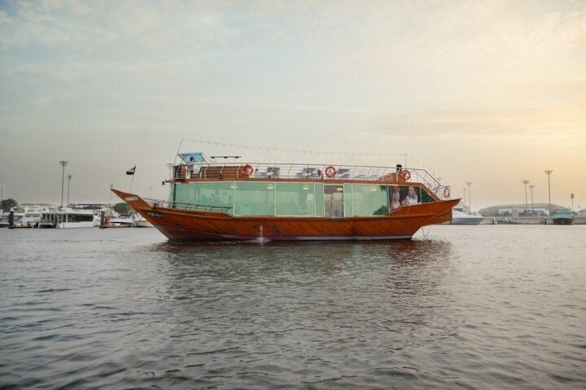 Abu Dhabi: Yas Island Sightseeing Dhow Cruise 3