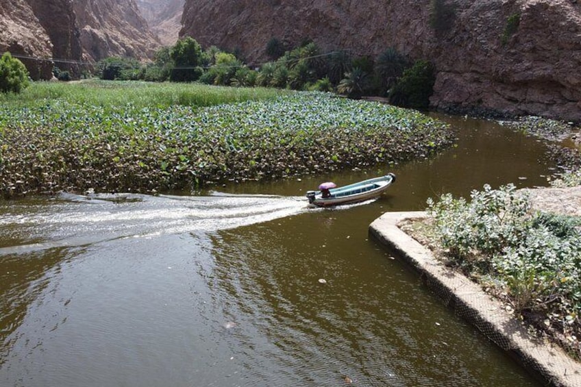 Wadi Shab and Bimmah Sinkhole Full Day Tour 4