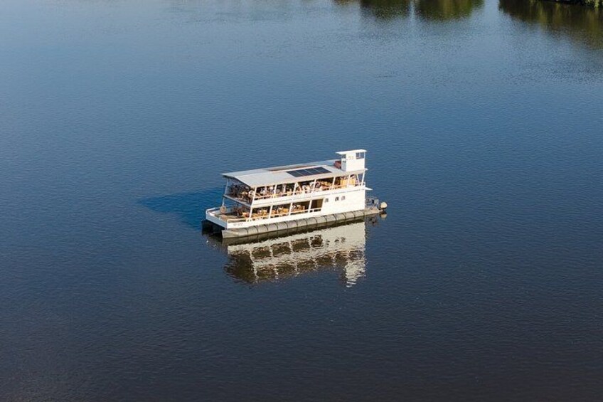 Victoria Falls Dinner Cruise on the Zambezi River 3