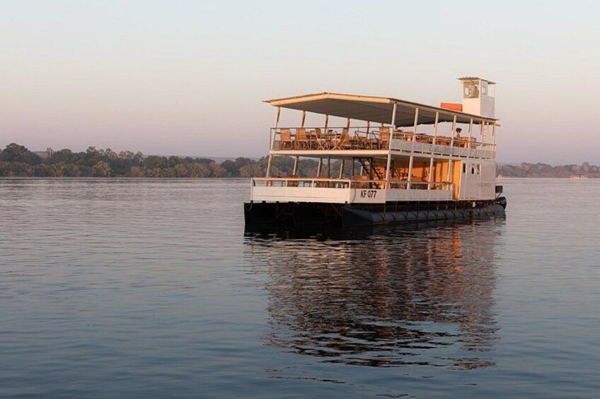 Victoria Falls Dinner Cruise on the Zambezi River 4
