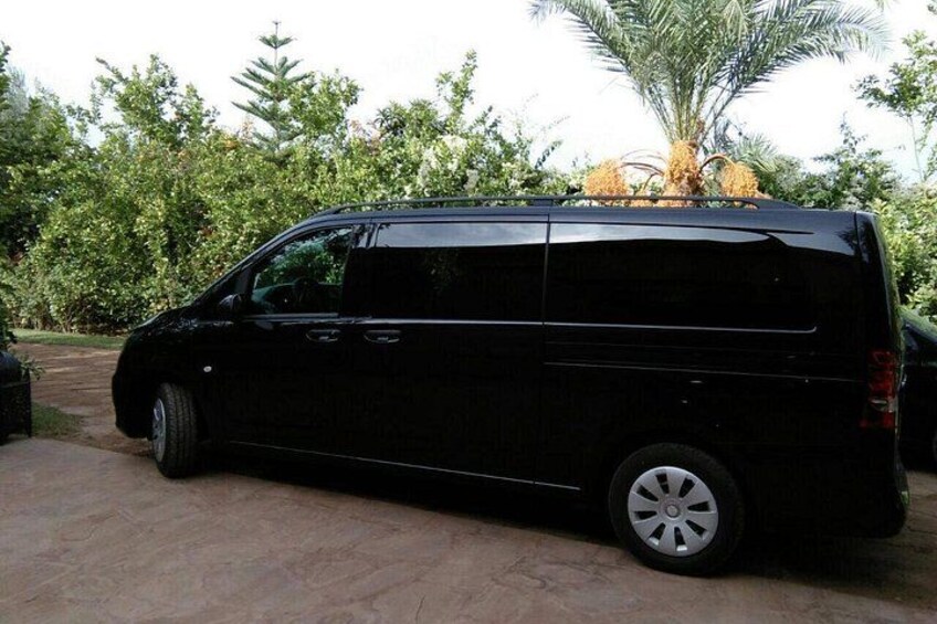 Max 7 passengers van 3