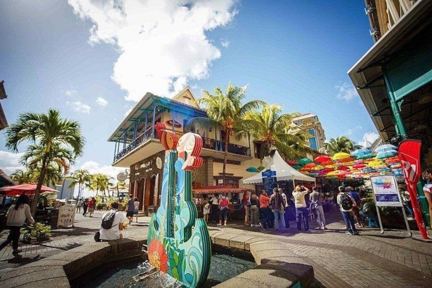 Caudan waterfront mall.
. 4