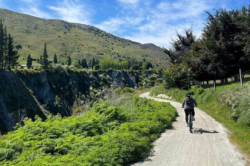 Bike & Wine Tour: Arrowtown to Valley of the Vines 4
