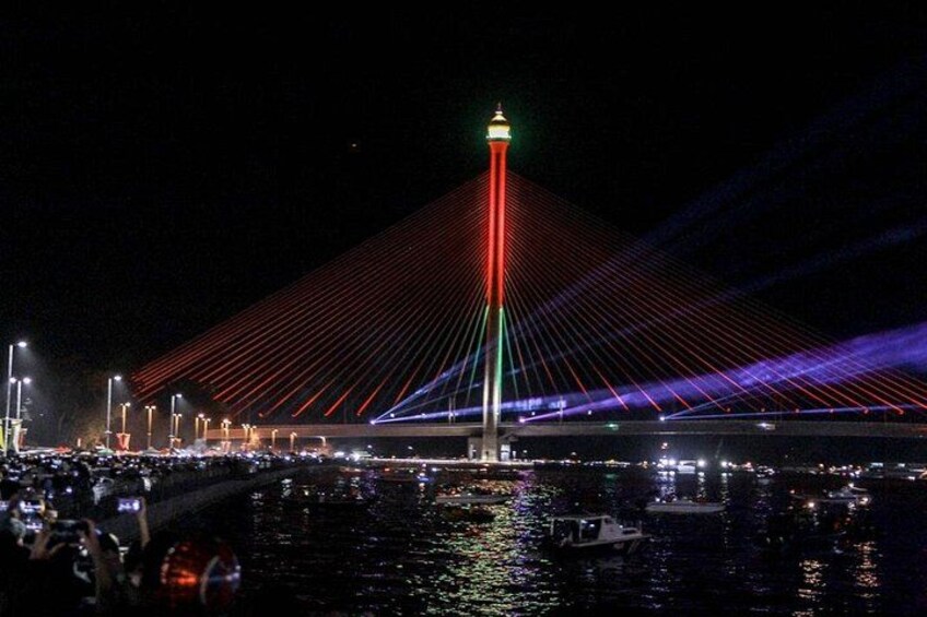 Brunei By Night Private Tour & Traditional Dinner 4