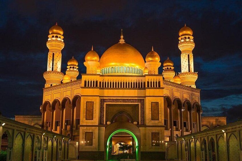 Brunei By Night Private Tour & Traditional Dinner 1