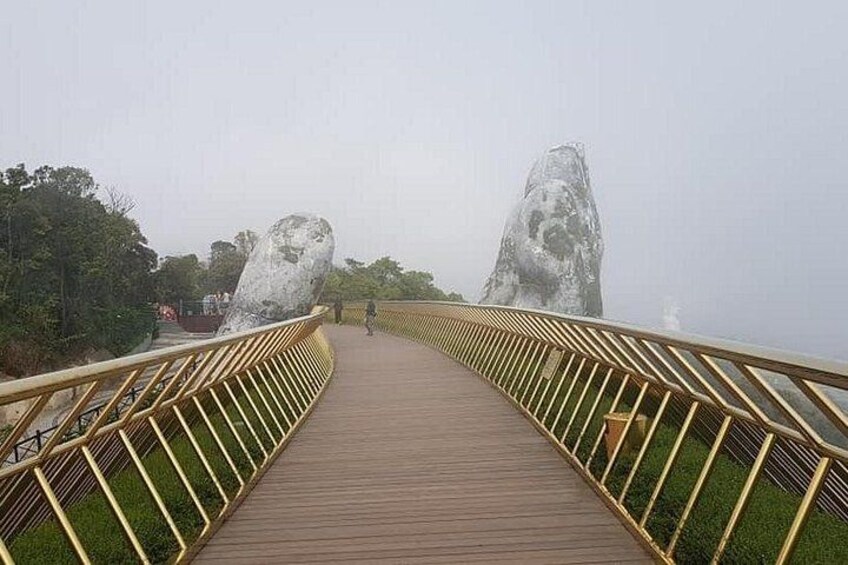 GOLDEN BRIDGE - Guided Tour in the Early Morning to Avoid Crowds 4