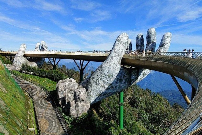 GOLDEN BRIDGE - Guided Tour in the Early Morning to Avoid Crowds 1