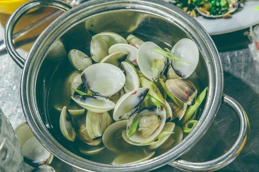 Steamed clams with lemon grass & chilli 3