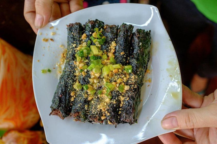 Vietnamese grilled beef wrapped in betel leaves 2