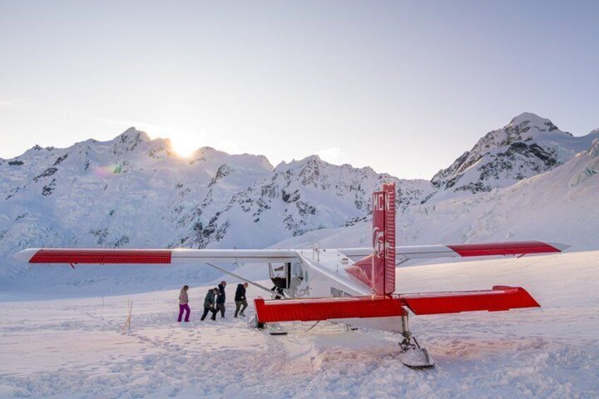 45-Minute Mount Cook Ski Plane and Helicopter Combo Tour 2