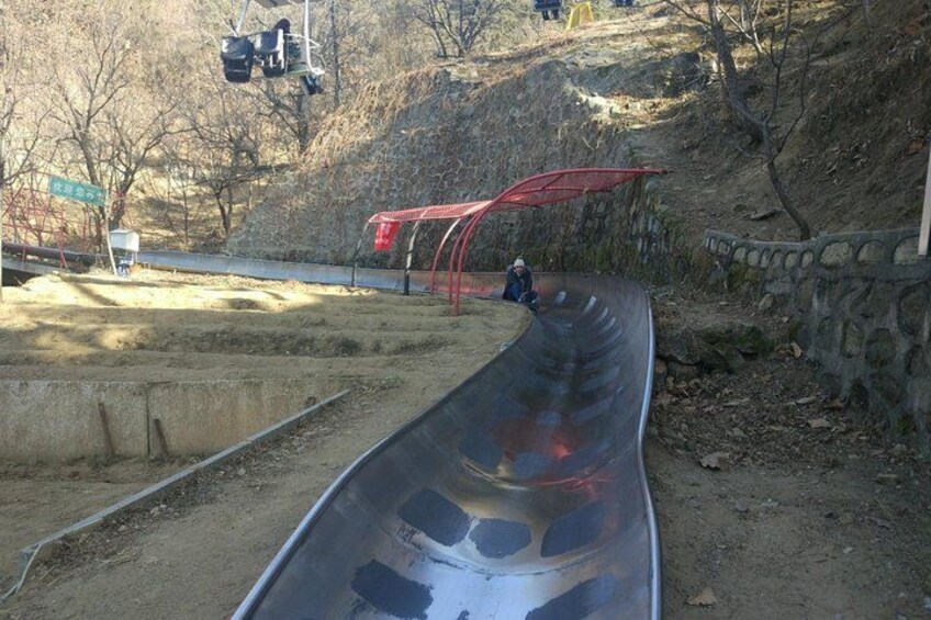 Toboggan Slide down from the Great Wall 4