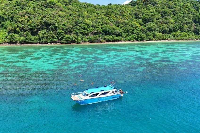 Phi Phi & Bamboo Islands w/ Lunch by Speedboat or Speed Catamaran 1