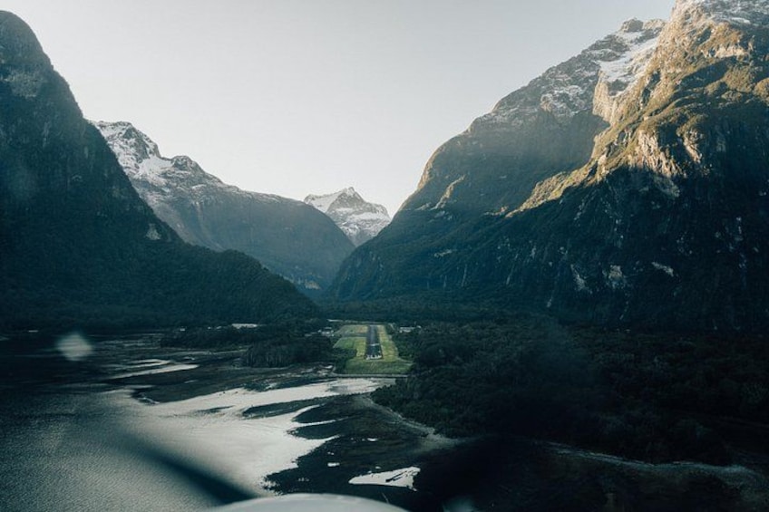 Milford Sound Cruise with Round-Trip Flights from Queenstown 2