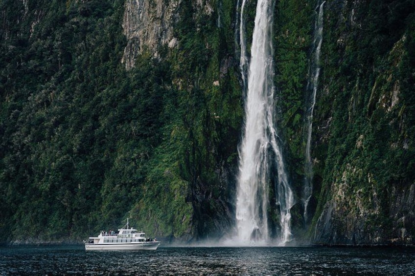 Milford Sound Coach, Cruise and Flight Sightseeing Tour from Queenstown 2