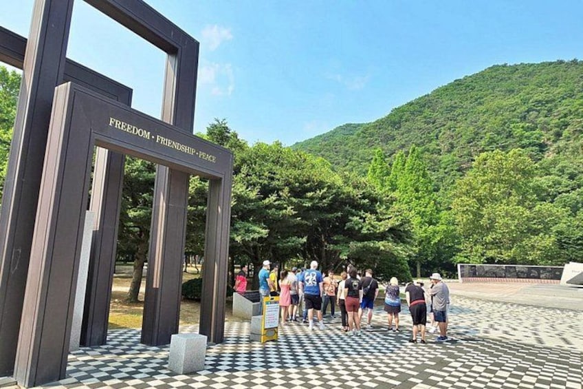 Small-Group DMZ Tour w/ North Korea Experience Hall & Susp.Bridge 2