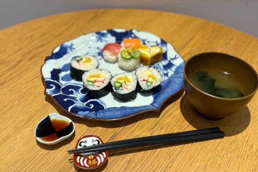 Tokyo Tsukiji Fish Market Tour and Sushi Making Lesson 3