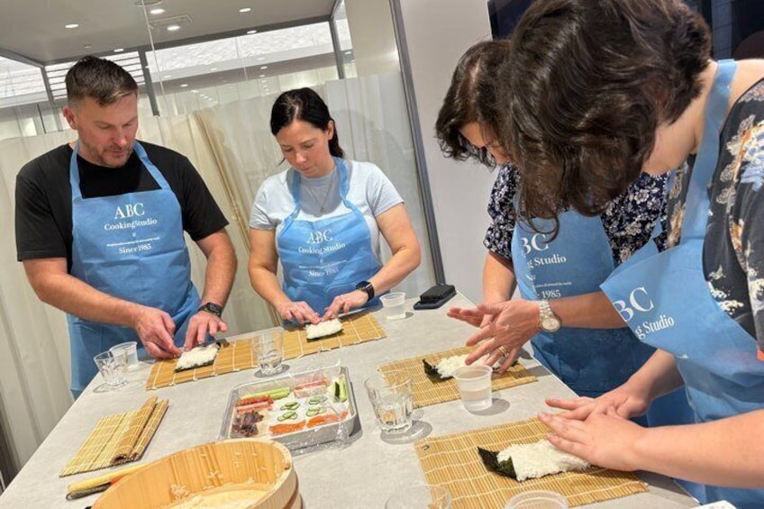 Tokyo Tsukiji Fish Market Tour and Sushi Making Lesson 4