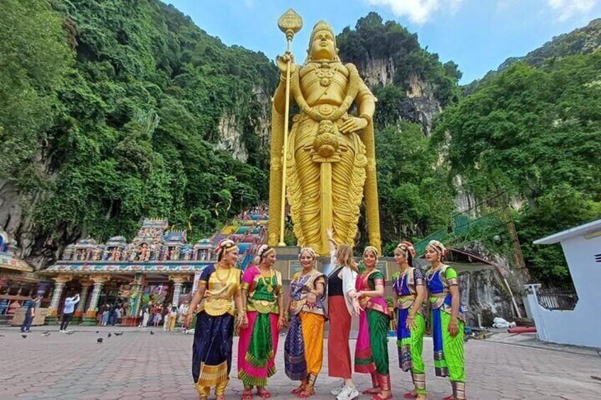 Energetic atmosphere at the holy site of Batu Caves 3