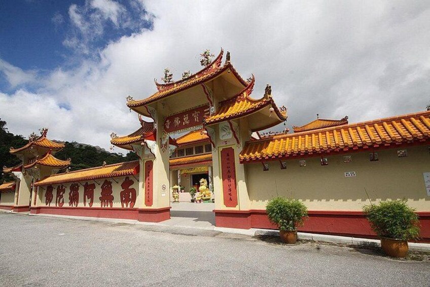 Sam Poh Temple - fourth largest Buddhist temple in Malaysia 2