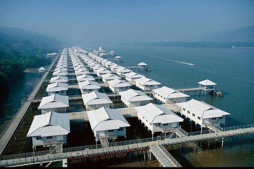 Brunei Full Day City Tour including Tamu Kianggeh, Royal Regalia & Kampung Ayer 5