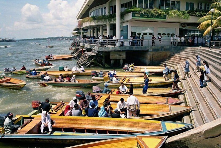 Brunei Half Day City Tour with Royal Regalia, Istana Nurul Iman & Kampung Ayer 3