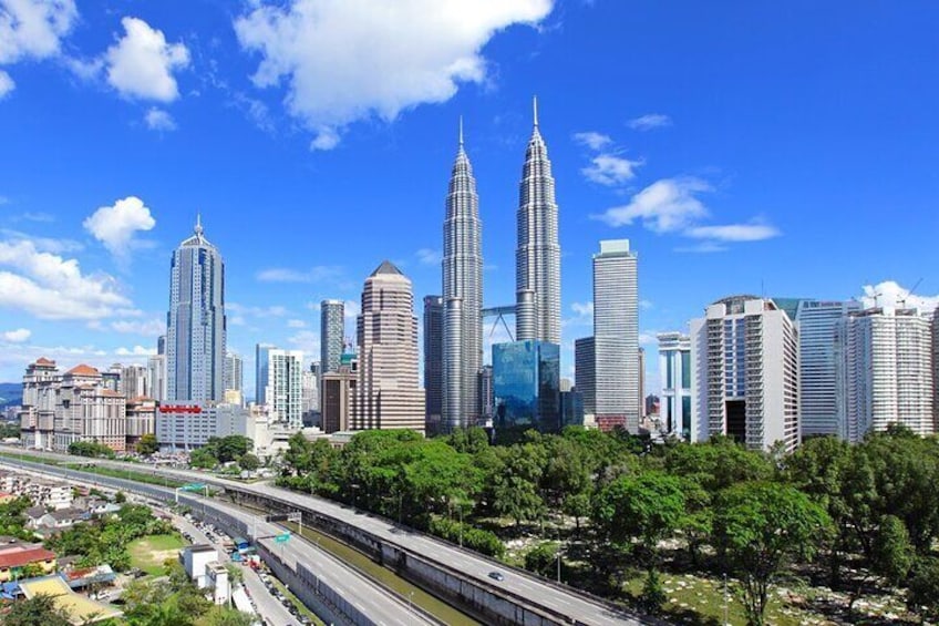 Kuala Lumpur’s architectural icon—the Petronas Twin Towers 2