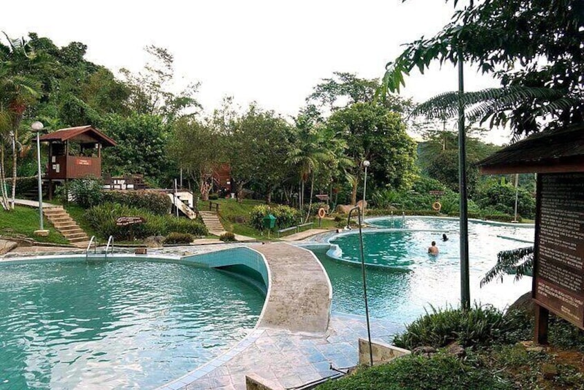 This comes with a visit to Poring Hot Spring, where you’ll take a dip into a soothing and relaxing sulfur bath 2