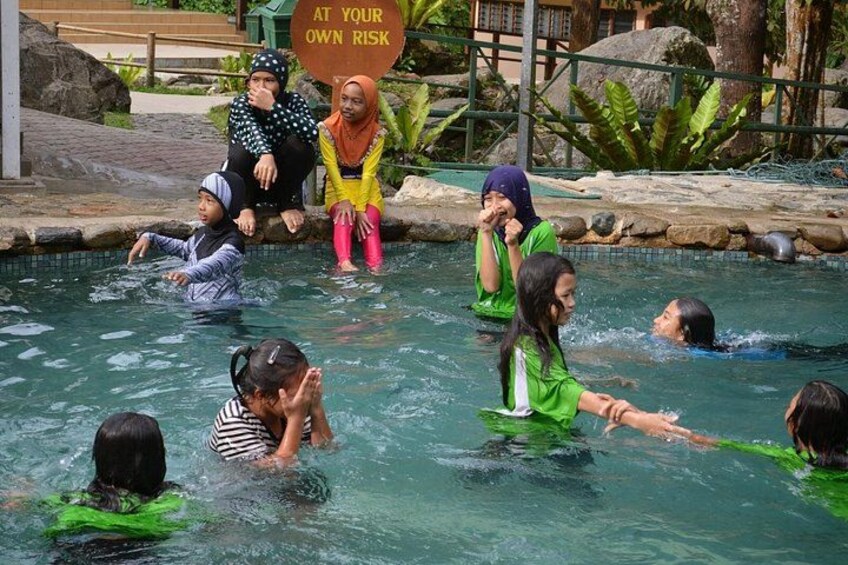 This comes with a visit to Poring Hot Spring, where you’ll take a dip into a soothing and relaxing sulfur bath 5