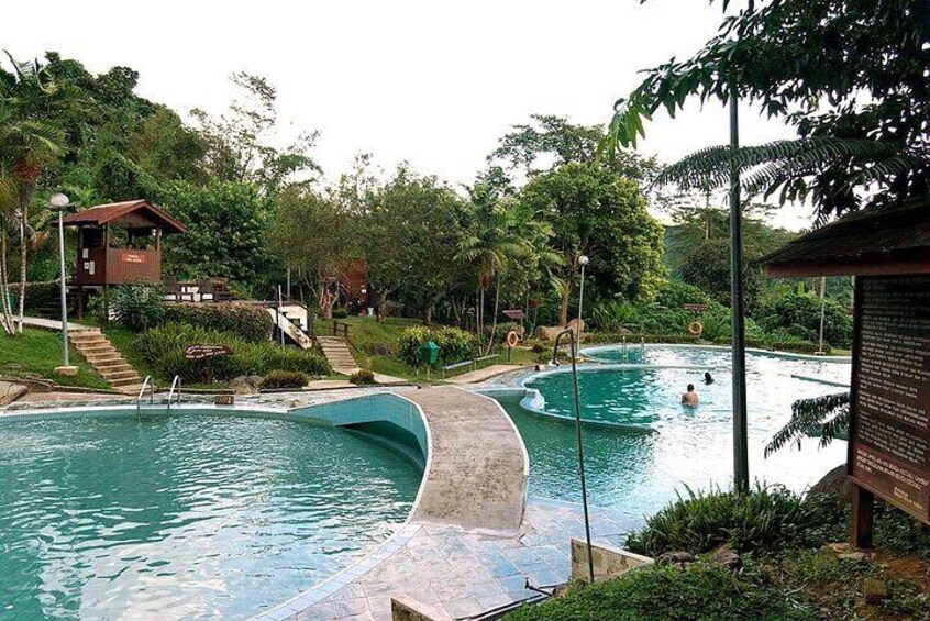 This comes with a visit to Poring Hot Spring, where you’ll take a dip into a soothing and relaxing sulfur bath 2