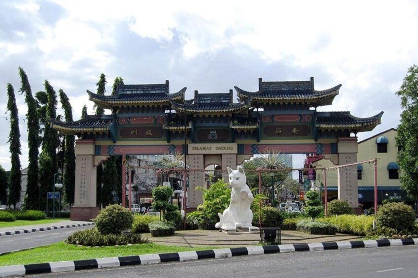 Kuching Heritage City Tour plus Sarawak Sunset River Cruise 3