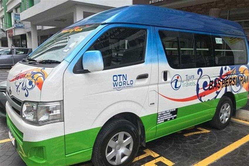 English-speaking driver & comfortable roundtrip transfer 5