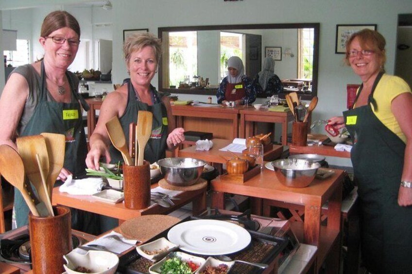Traditional Malaysian Cooking Class with Herb Garden Tour 4