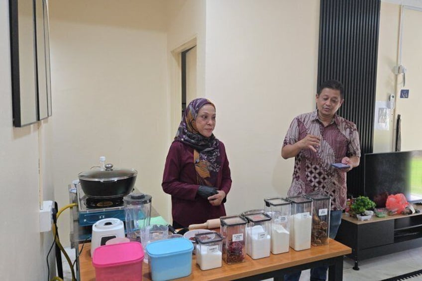 Traditional Char Kway Teow Cooking Class with Putrajaya Tour 4