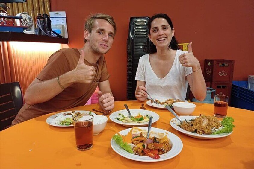 Freshly caught dinner at a native seafood restaurant 5