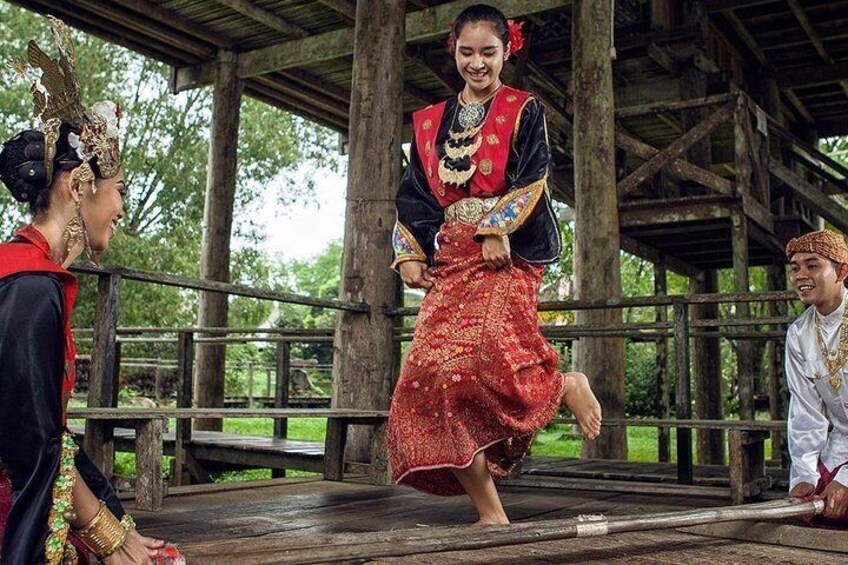 Sarawak Cultural Village Tour from Kuching 1