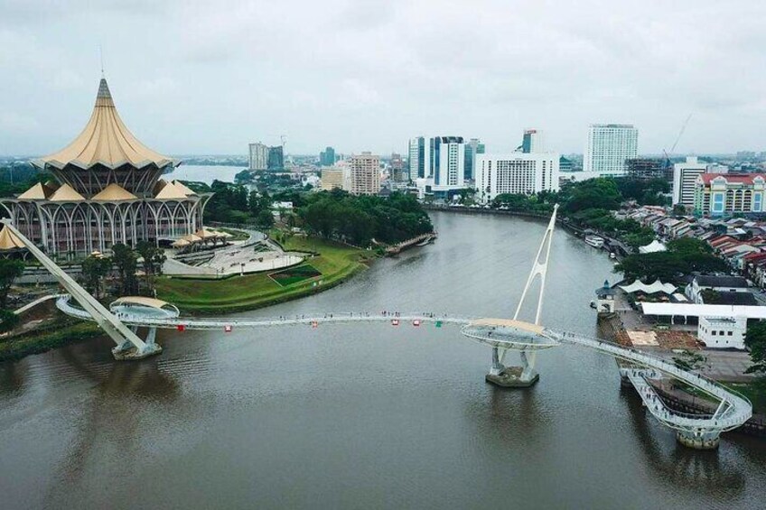 Enjoy a breathtaking 360° panoramic view of Kuching skyline 3