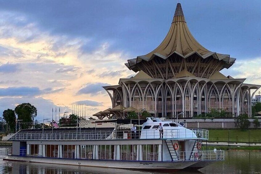 The route will past numerous historical landmarks of Kuching 2