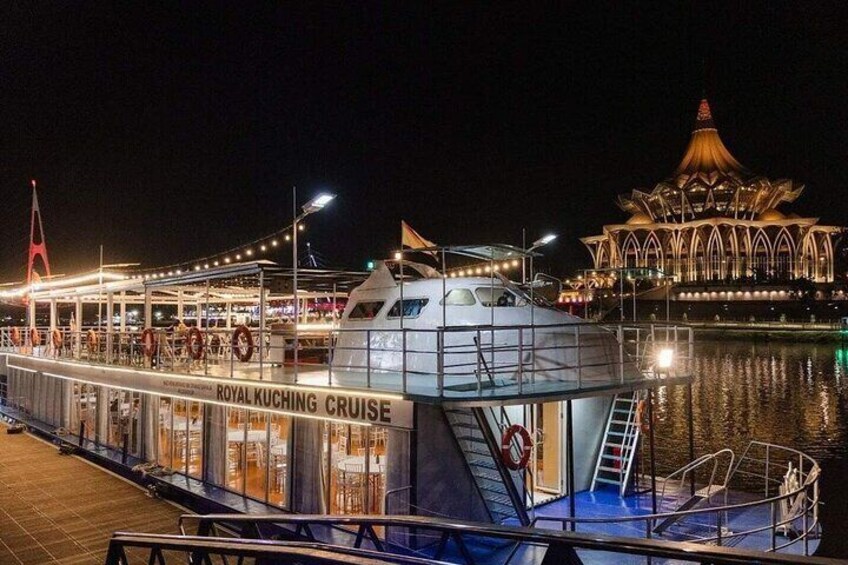 The route will past numerous historical landmarks of Kuching 4