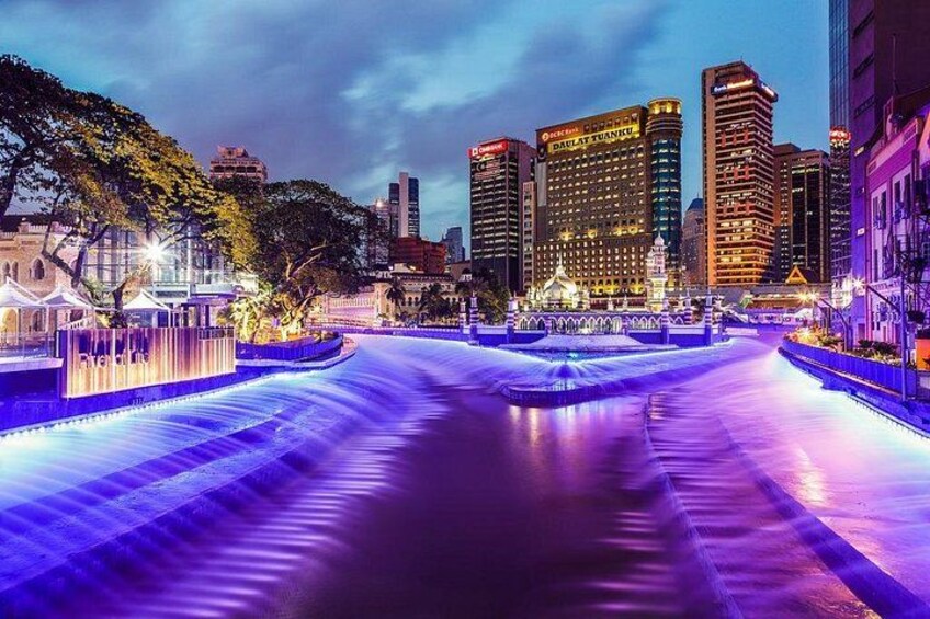 Visit one of the world´s top 10 waterfront districts 1
