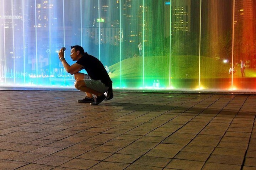 Admire the unforgettable moment at KLCC fountain show 5