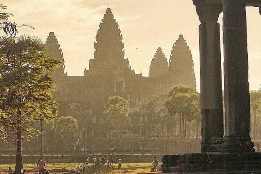 Angkor Wat plus Helicopter ride with Khmer Lunch 3