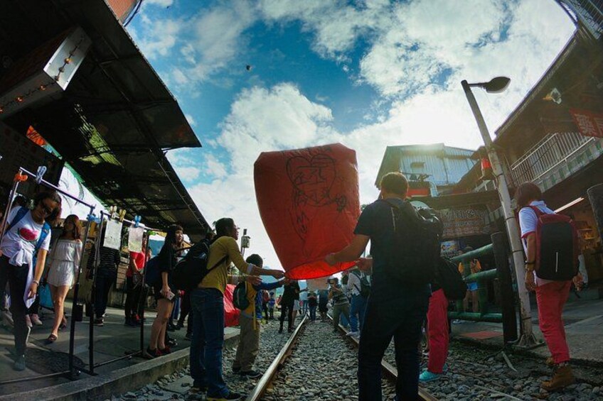 Pingxi Sky Lantern (Shifen Old Street) 2
