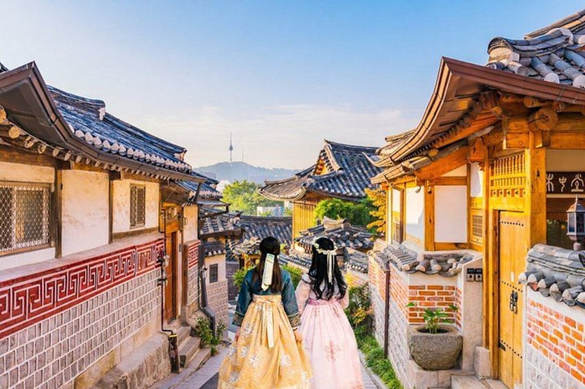 Small Group Seoul Highlight Tour opt. Hanbok & Tea Ceremony 5