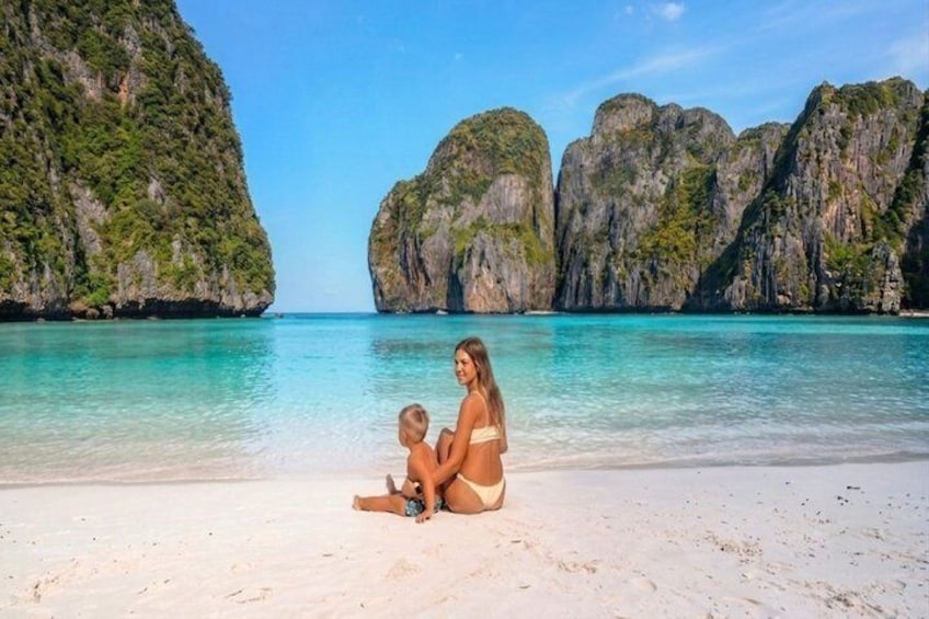 Phi Phi & Bamboo Islands Snorkeling Tour with Lunch by Speedboat 4