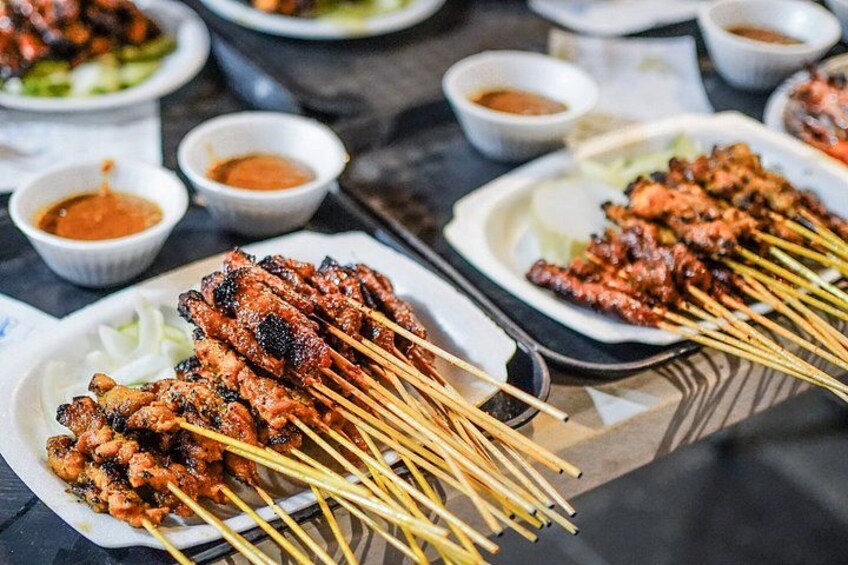 Small Group: Singapore Street Food & Night Tour with 9 tastings 3