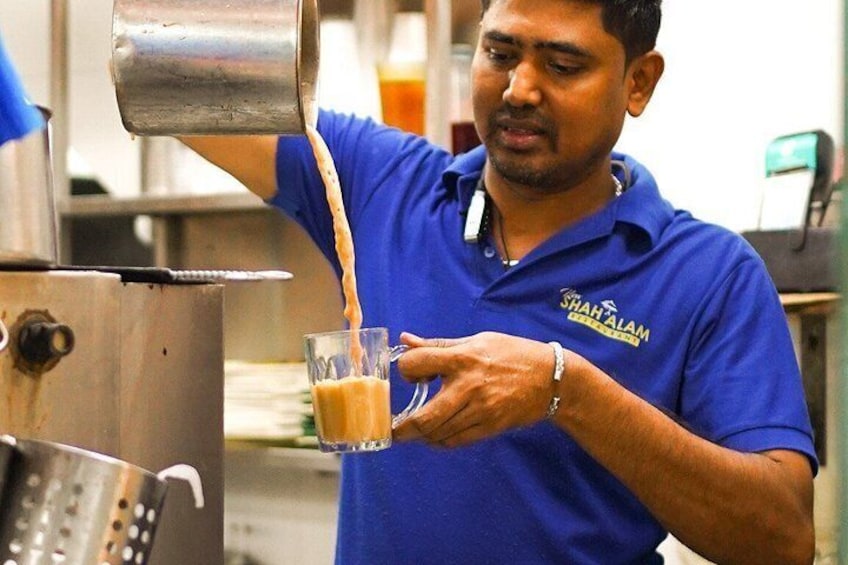 Small Group: Singapore Street Food & Night Tour with 9 tastings 2