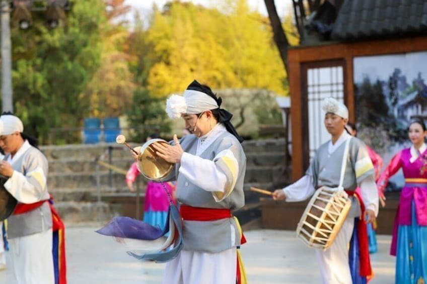 Korean Folk Village and Suwon Hwaseong Fortress Full Day Tour 2